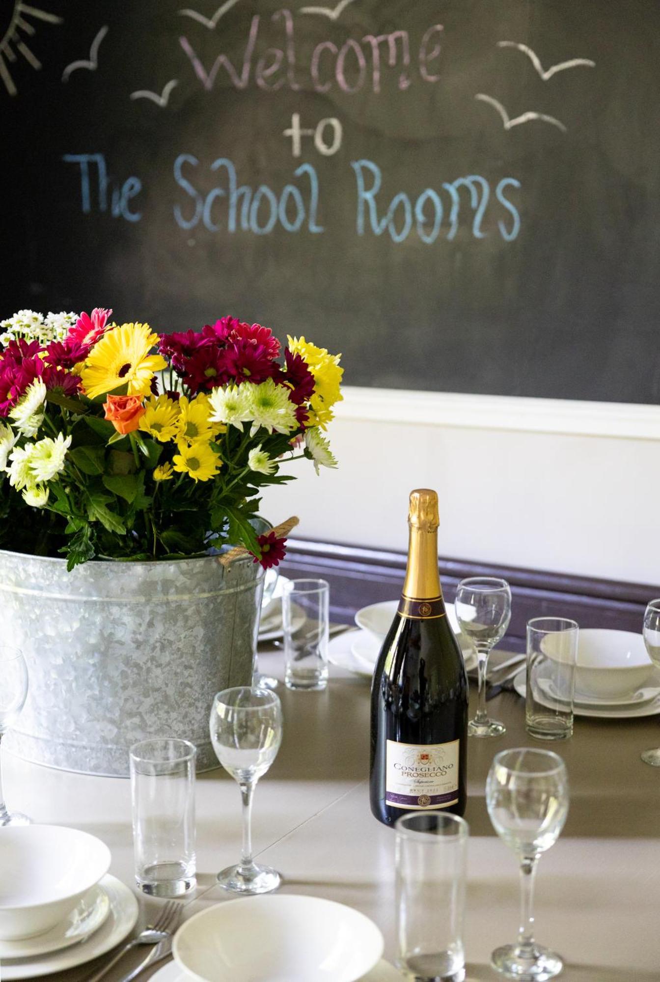 The School Rooms Estate Beautiful, Georgian Apartments With Private Heated Pool And Hot Tub Wifi And Parking Near Bath Box  Bagian luar foto