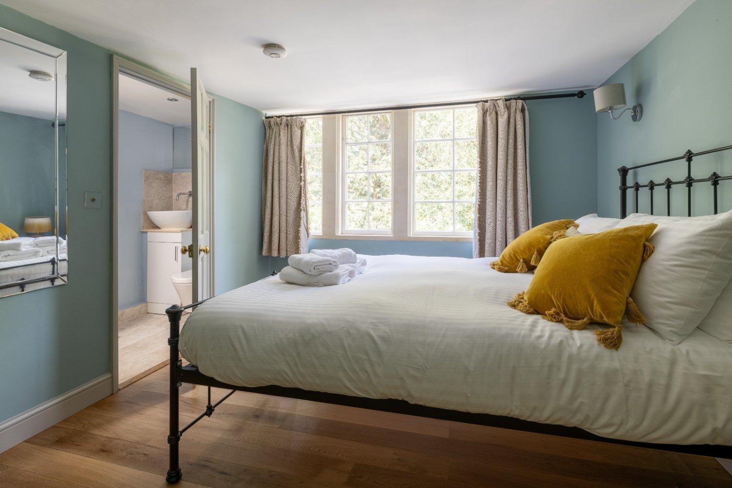 The School Rooms Estate Beautiful, Georgian Apartments With Private Heated Pool And Hot Tub Wifi And Parking Near Bath Box  Bagian luar foto